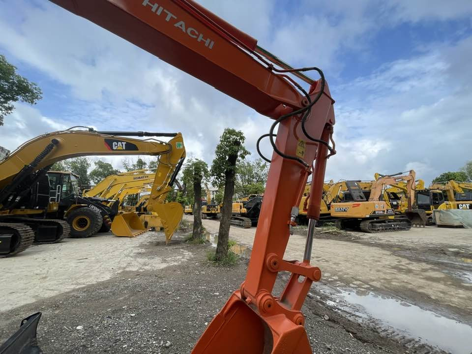Hitachi ZAXIS 75 - Mini pelle: photos 5 Hitachi ZAXIS 75 - Mini pelle: photos 5