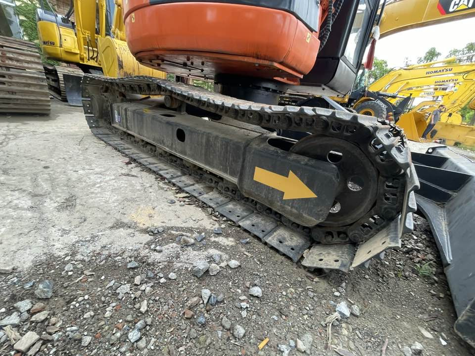 Hitachi ZAXIS 75 - Mini pelle: photos 2 Hitachi ZAXIS 75 - Mini pelle: photos 2