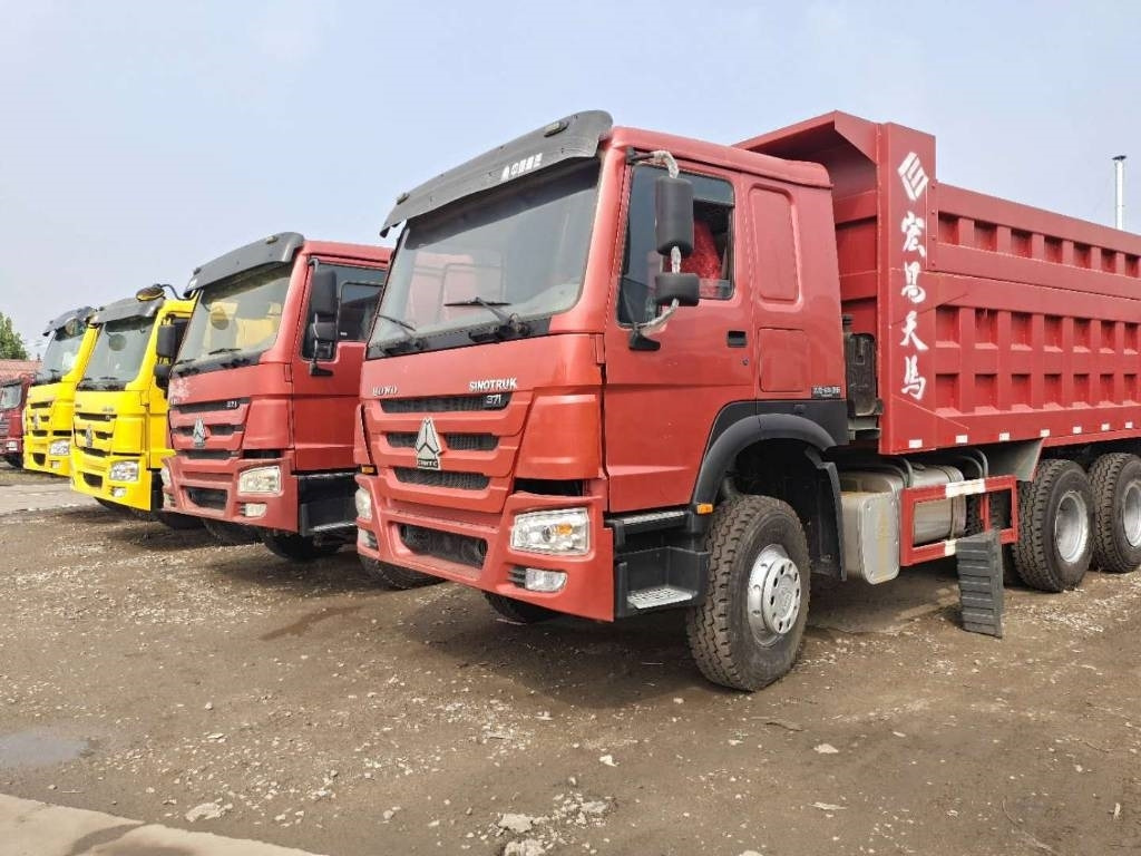 Howo 6X4 - Camion benne: photos 3 Howo 6X4 - Camion benne: photos 3