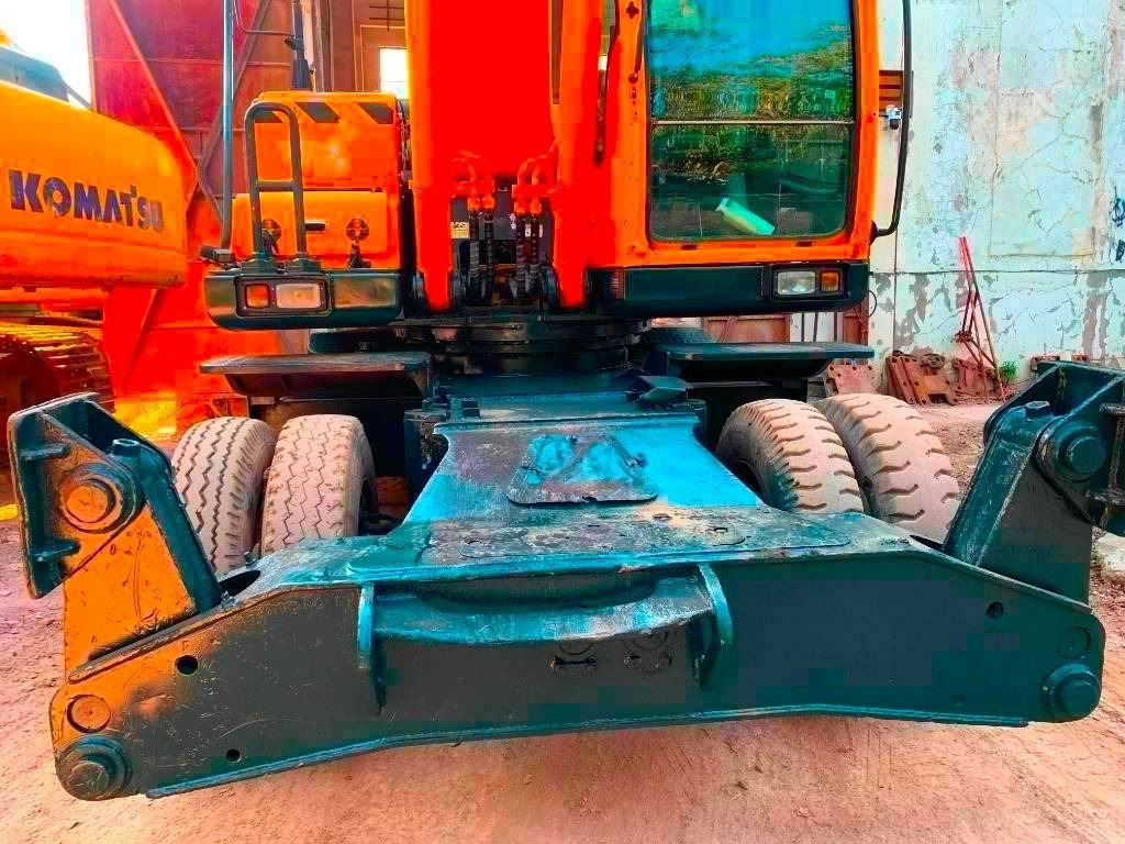 Hyundai R210W-9T - Pelle sur chenille: photos 3 Hyundai R210W-9T - Pelle sur chenille: photos 3