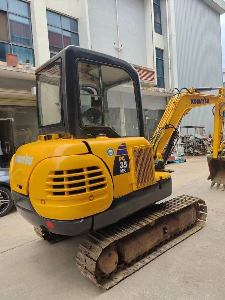 Komatsu PC 35 R-8 - Mini pelle: photos 3 Komatsu PC 35 R-8 - Mini pelle: photos 3