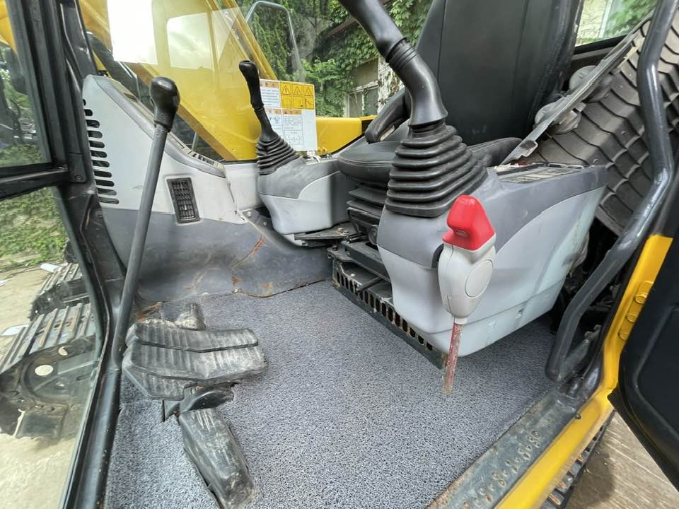 Komatsu PC130 - Pelle: photos 4 Komatsu PC130 - Pelle: photos 4