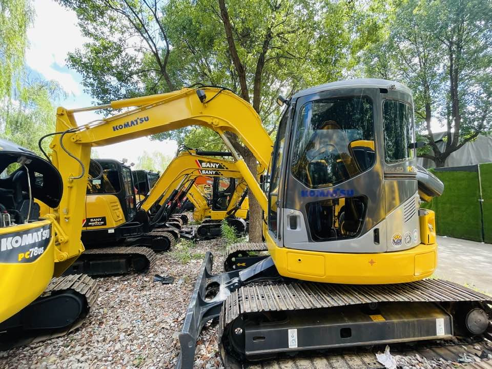 Komatsu PC78US-11 - Mini pelle: photos 1 Komatsu PC78US-11 - Mini pelle: photos 1