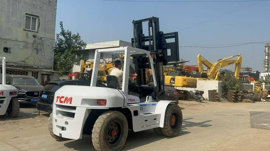 TCM FD 100 Z8 - Chariot télescopique: photos 1 TCM FD 100 Z8 - Chariot télescopique: photos 1