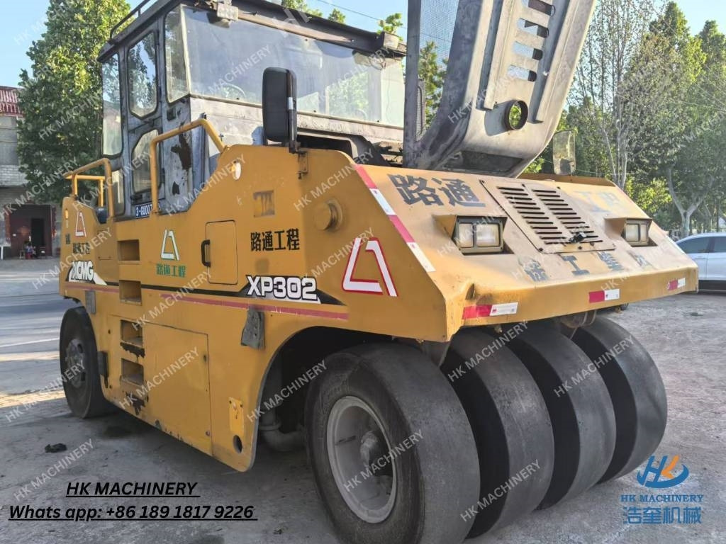 XCMG XP302 - Compacteur à pneus: photos 1 XCMG XP302 - Compacteur à pneus: photos 1