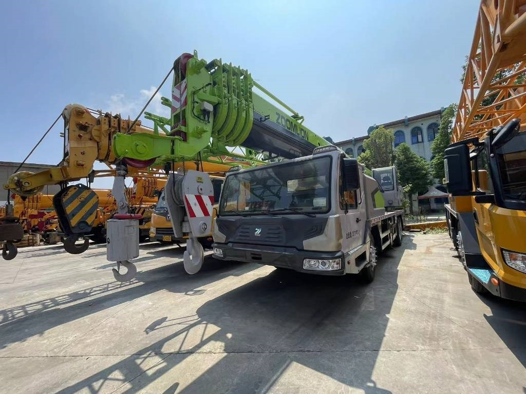 Zoomlion ZTC251V - Grue mobile: photos 1 Zoomlion ZTC251V - Grue mobile: photos 1