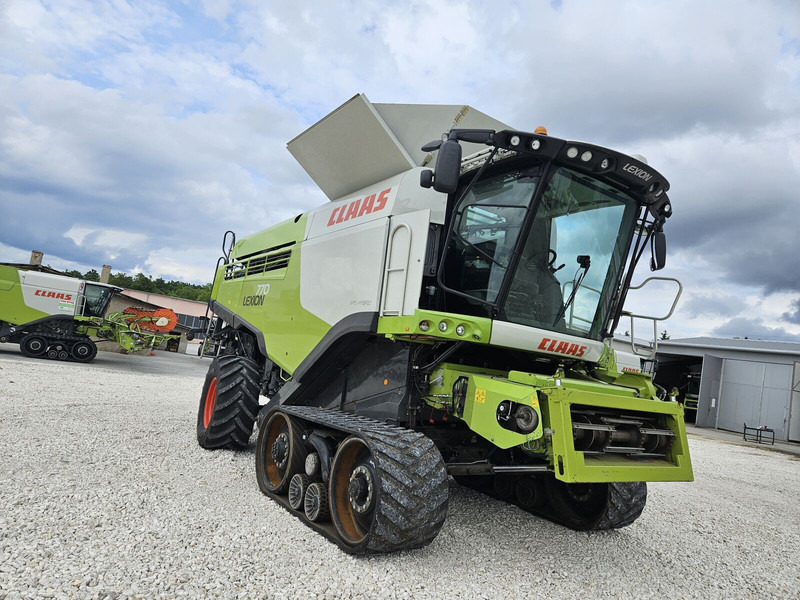 Claas Lexion 770tt - Moissonneuse-batteuse: photos 1 Claas Lexion 770tt - Moissonneuse-batteuse: photos 1