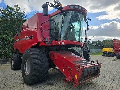 Case IH AXIAL FLOW 8010 - Moissonneuse-batteuse: photos 4 Case IH AXIAL FLOW 8010 - Moissonneuse-batteuse: photos 4