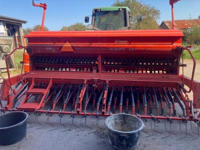 Kuhn HR4004/INTEGRA - Combiné de semis: photos 2 Kuhn HR4004/INTEGRA - Combiné de semis: photos 2