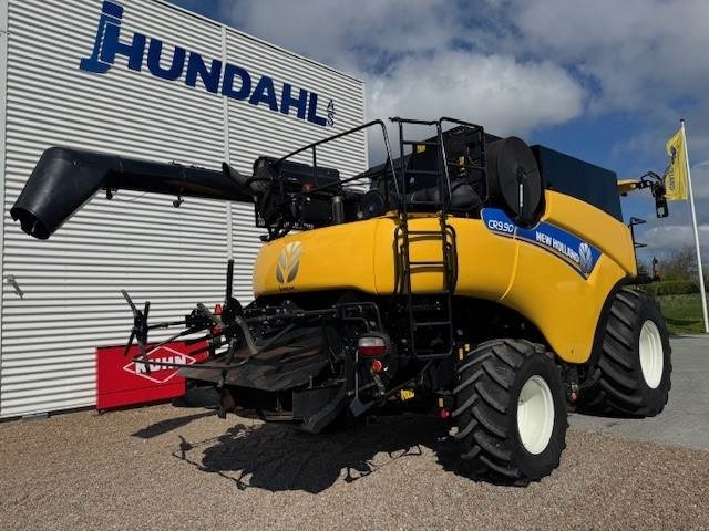 New Holland CR9.90 TIER4 - Moissonneuse-batteuse: photos 3 New Holland CR9.90 TIER4 - Moissonneuse-batteuse: photos 3
