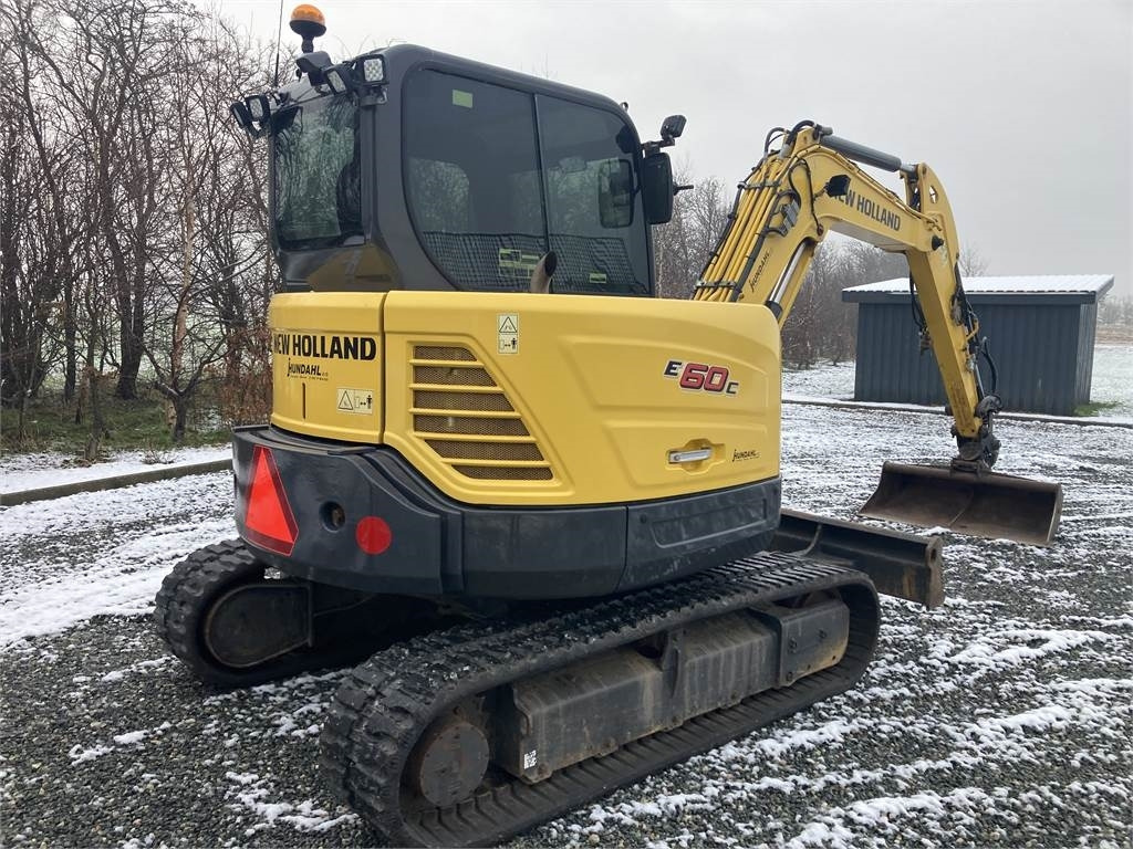 New Holland E60C CAB minigraver - Mini pelle: photos 5 New Holland E60C CAB minigraver - Mini pelle: photos 5