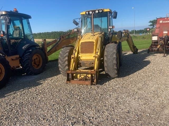 New Holland LB 115B - Tractopelle: photos 5 New Holland LB 115B - Tractopelle: photos 5