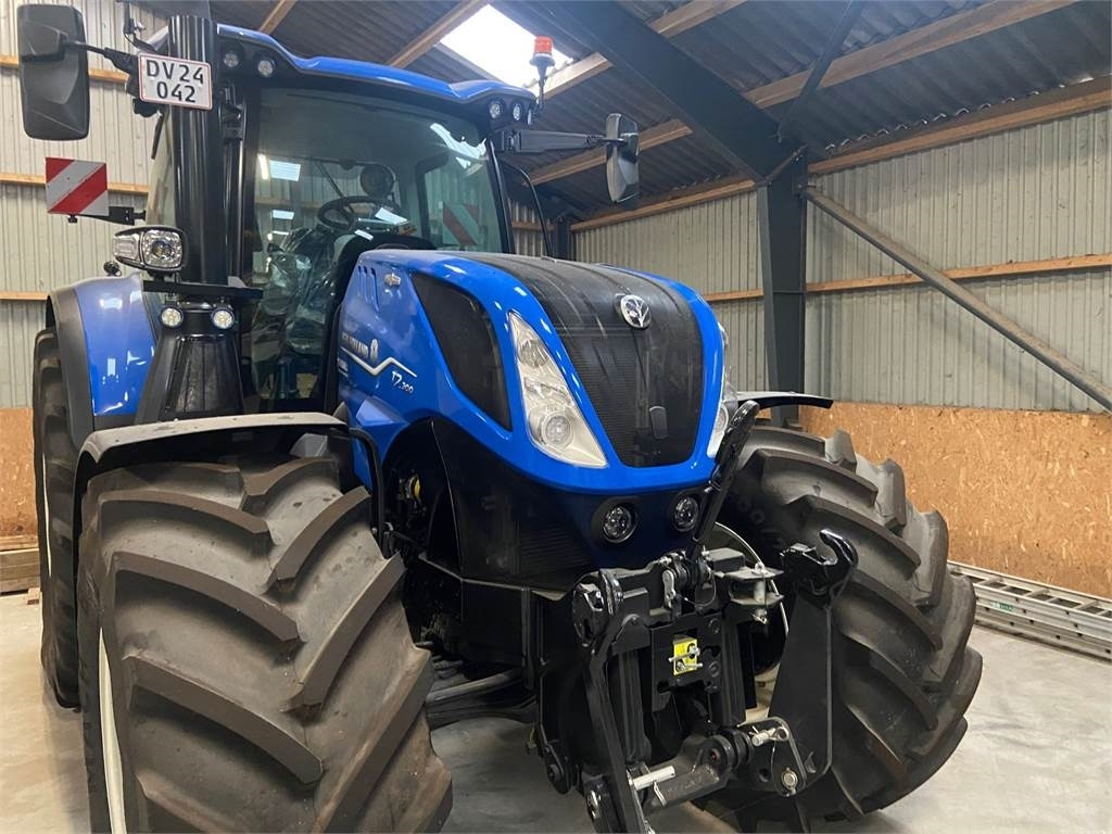 New Holland T7.300 AC NEWG - Tracteur agricole: photos 1 New Holland T7.300 AC NEWG - Tracteur agricole: photos 1