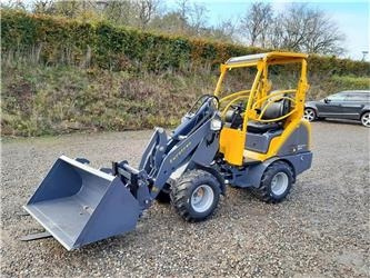 Eurotrac W11 Mellem arm - Valet de ferme: photos 1 Eurotrac W11 Mellem arm - Valet de ferme: photos 1