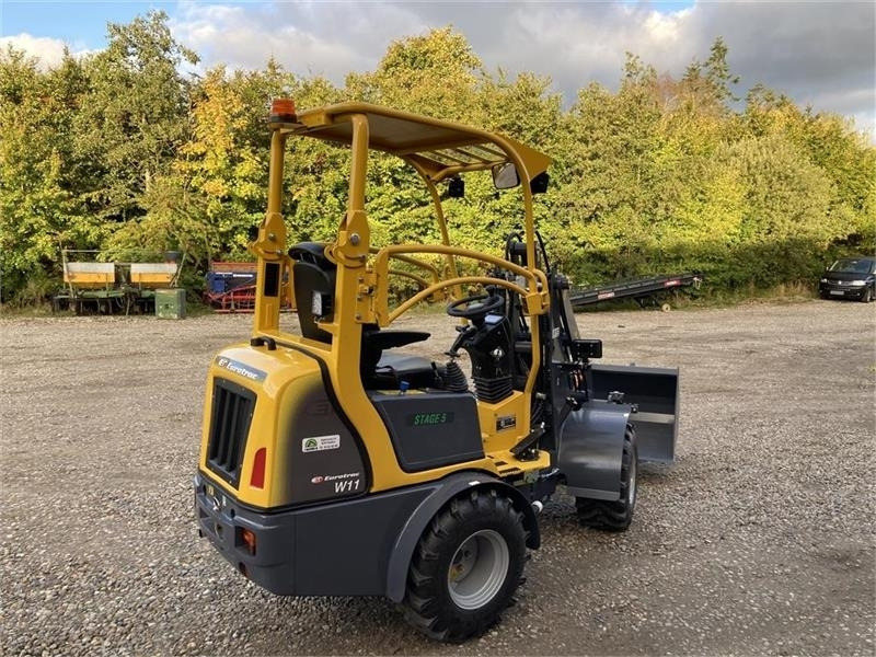 Eurotrac W11 med lang arm, skovl og gafler - Valet de ferme: photos 3 Eurotrac W11 med lang arm, skovl og gafler - Valet de ferme: photos 3