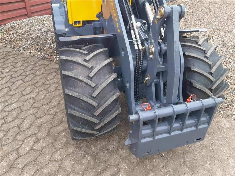 Eurotrac W12S med førerhus, skovl og gafler - Chargeuse sur pneus: photos 4 Eurotrac W12S med førerhus, skovl og gafler - Chargeuse sur pneus: photos 4