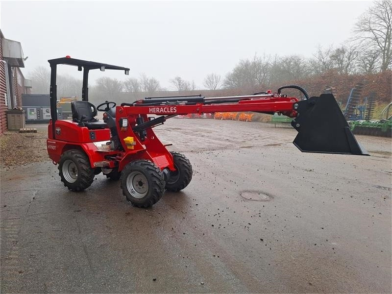 Valet de ferme Heracles H190 teleskob: photos 6 Valet de ferme Heracles H190 teleskob: photos 6