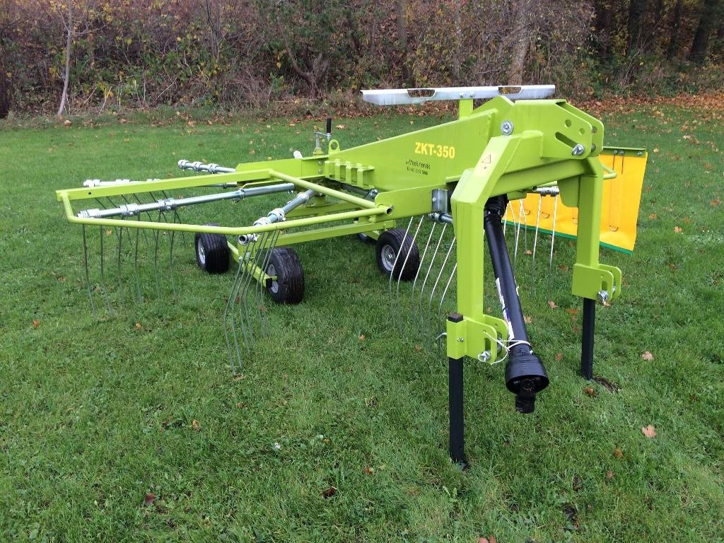 J-Maskiner 350 - Faneuse: photos 1 J-Maskiner 350 - Faneuse: photos 1