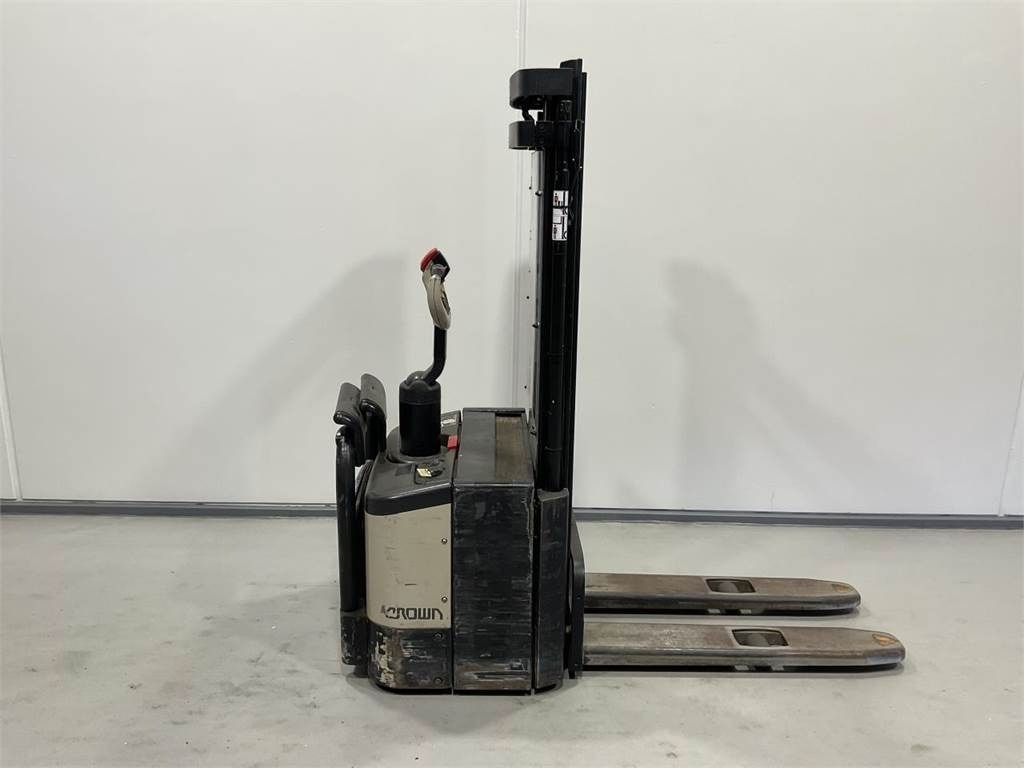 Crown WE2300S-1,25 TF - Gerbeur: photos 1 Crown WE2300S-1,25 TF - Gerbeur: photos 1