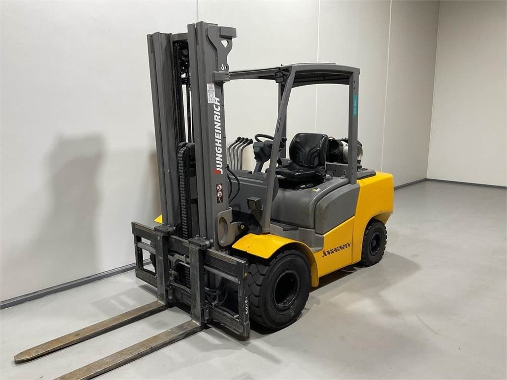 Jungheinrich TFG 435 - Chariot élévateur à gaz: photos 4 Jungheinrich TFG 435 - Chariot élévateur à gaz: photos 4