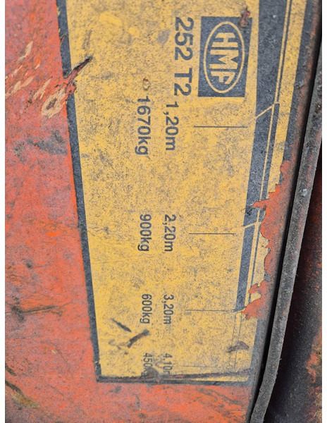 HMF 252-T2 with 2 hydraulic extensions - Grue auxiliaire: photos 4 HMF 252-T2 with 2 hydraulic extensions - Grue auxiliaire: photos 4