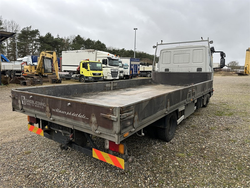 Iveco Eurocargo 80 E18 - Camion plateau: photos 3 Iveco Eurocargo 80 E18 - Camion plateau: photos 3