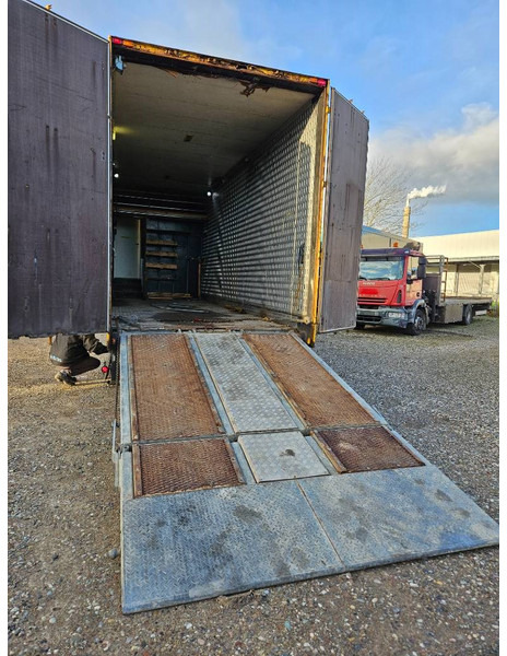 Montracon Racing// machinetrailer // Living area - Semi-remorque surbaissé: photos 3 Montracon Racing// machinetrailer // Living area - Semi-remorque surbaissé: photos 3