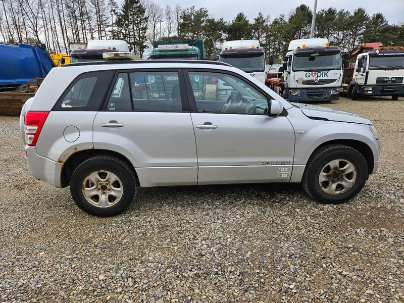 Voiture Suzuki Grand Vitara 2,0 GLX aut. Van 5d: photos 6