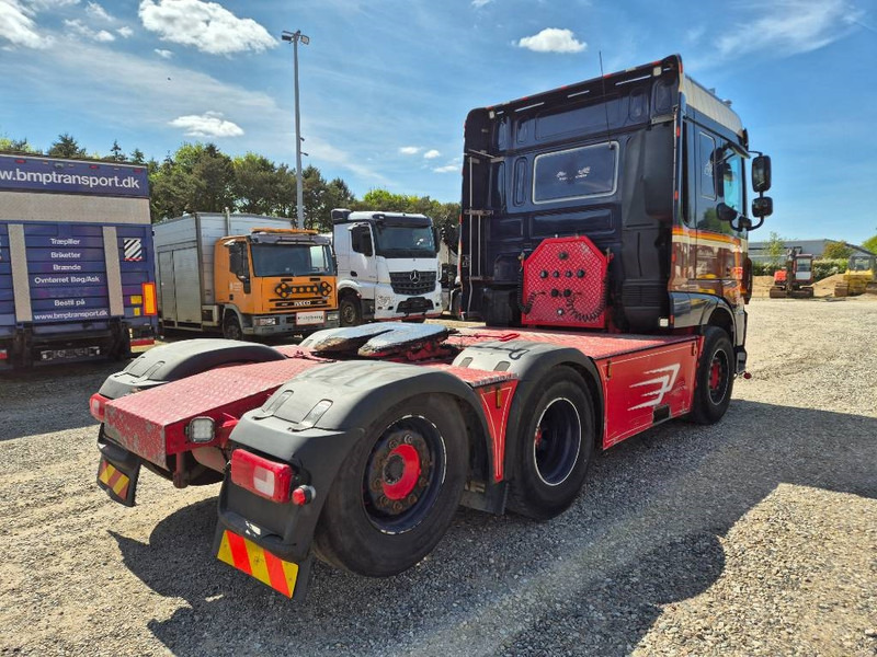 DAF XF 530 // Big Hydraulic // special interior - Tracteur routier: photos 5 DAF XF 530 // Big Hydraulic // special interior - Tracteur routier: photos 5