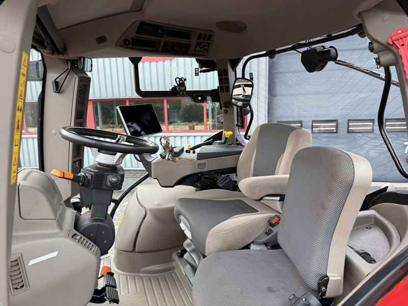 Case IH Maxxum 150 CVX Stage V - Tracteur agricole: photos 5 Case IH Maxxum 150 CVX Stage V - Tracteur agricole: photos 5