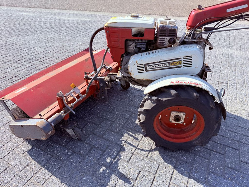 Honda F800 Veegmachine - Balayeuse de voirie: photos 2 Honda F800 Veegmachine - Balayeuse de voirie: photos 2