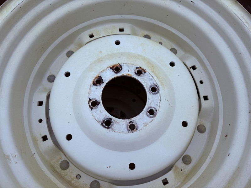 Mitas 420/70R30 & 300/70R20  Compl wheel - Pneus et jantes: photos 2 Mitas 420/70R30 & 300/70R20  Compl wheel - Pneus et jantes: photos 2