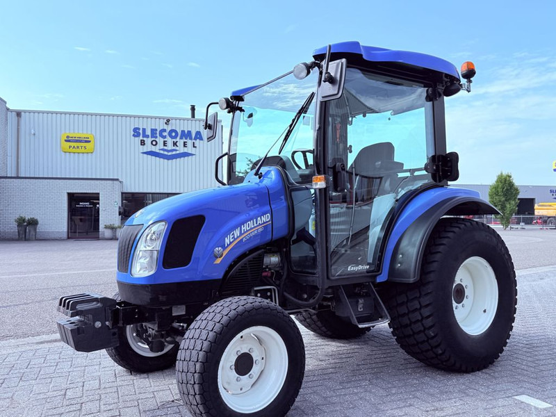 New Holland Boomer 45D Easy Drive - Tracteur agricole: photos 1 New Holland Boomer 45D Easy Drive - Tracteur agricole: photos 1