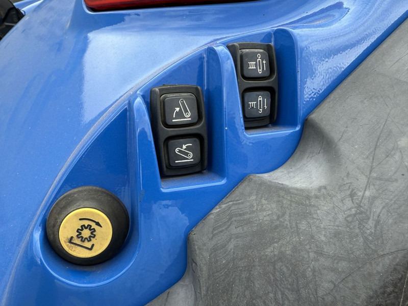 New Holland T6.175 AC T4B en crédit-bail New Holland T6.175 AC T4B: photos 10 New Holland T6.175 AC T4B en crédit-bail New Holland T6.175 AC T4B: photos 10