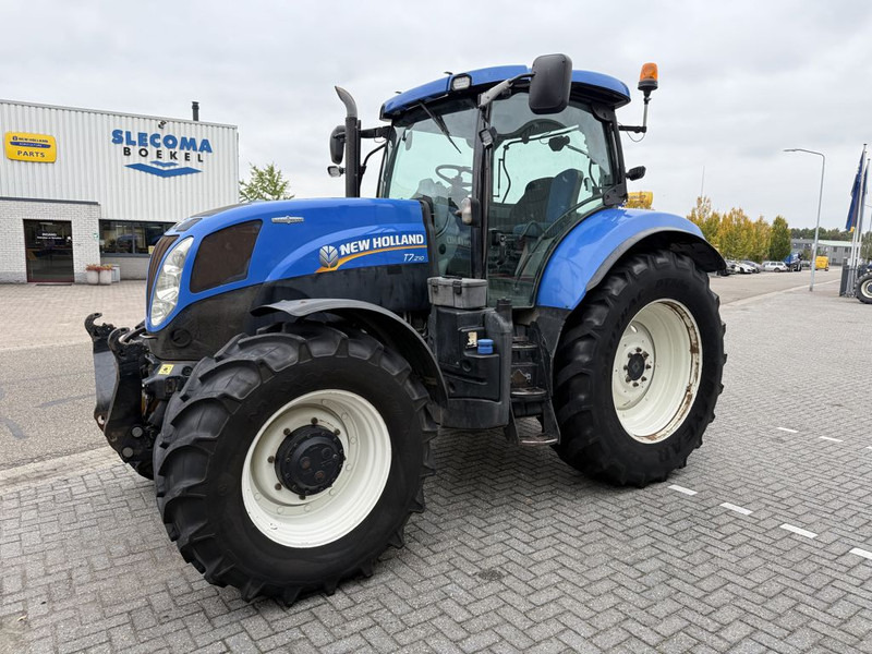 New Holland T7.210 Auto Command - Tracteur agricole: photos 1 New Holland T7.210 Auto Command - Tracteur agricole: photos 1