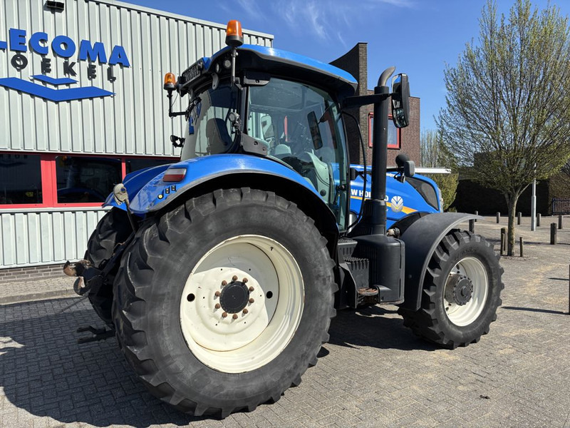 New Holland T7.245 Auto Command MY18 - Tracteur agricole: photos 3 New Holland T7.245 Auto Command MY18 - Tracteur agricole: photos 3