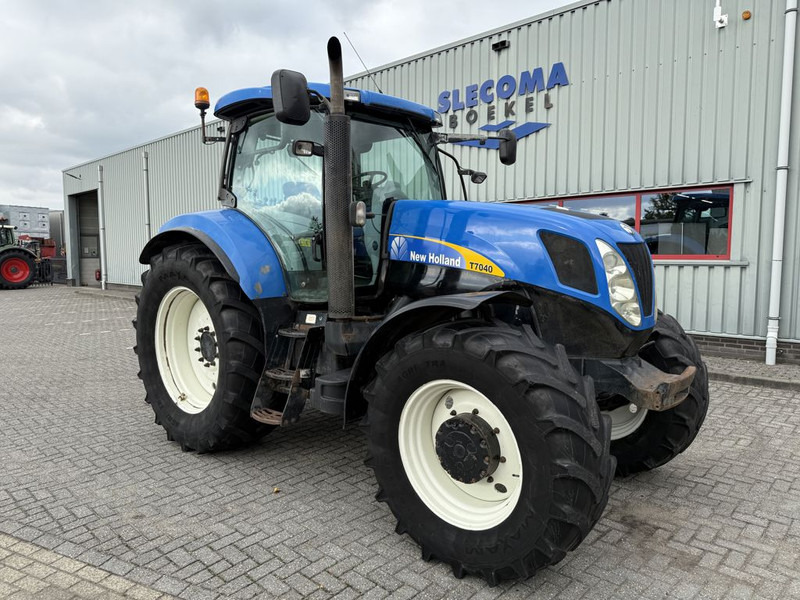 New Holland T7040 Power Command - Tracteur agricole: photos 4 New Holland T7040 Power Command - Tracteur agricole: photos 4