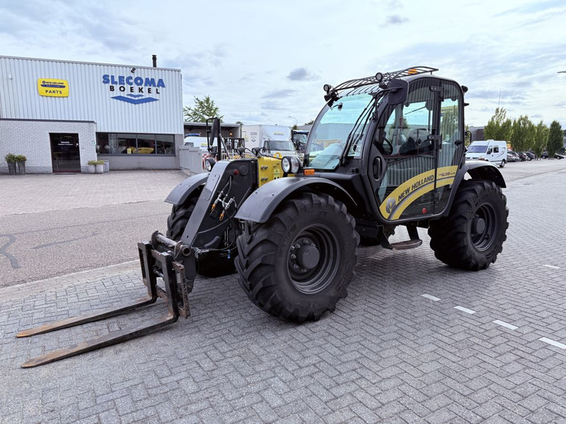 New Holland TH6.36 PLUS - Chariot télescopique: photos 1 New Holland TH6.36 PLUS - Chariot télescopique: photos 1