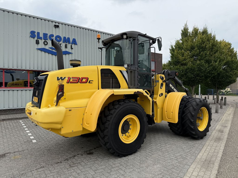 New Holland W130C Tool Carrier - Chargeuse sur pneus: photos 3 New Holland W130C Tool Carrier - Chargeuse sur pneus: photos 3