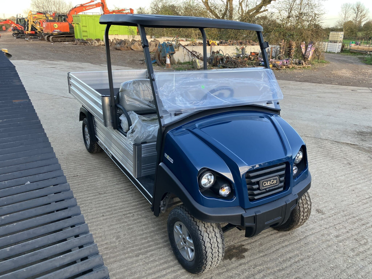 Club Car Carryall 700 w/ Li-Ion Battery - Quadricycle: photos 5 Club Car Carryall 700 w/ Li-Ion Battery - Quadricycle: photos 5