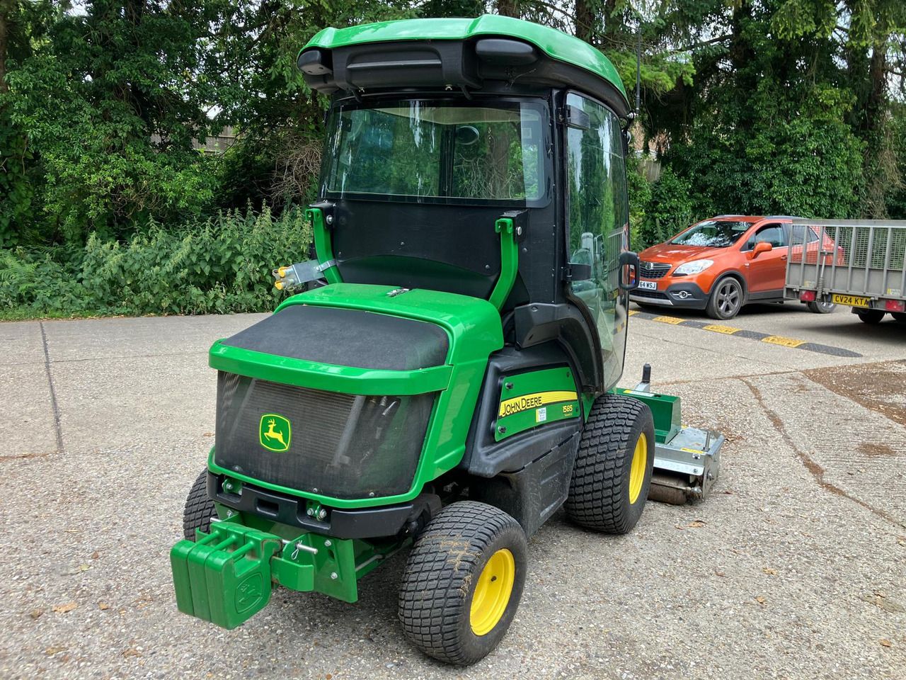 John Deere 1585 out front mower - Motofaucheuse: photos 2 John Deere 1585 out front mower - Motofaucheuse: photos 2