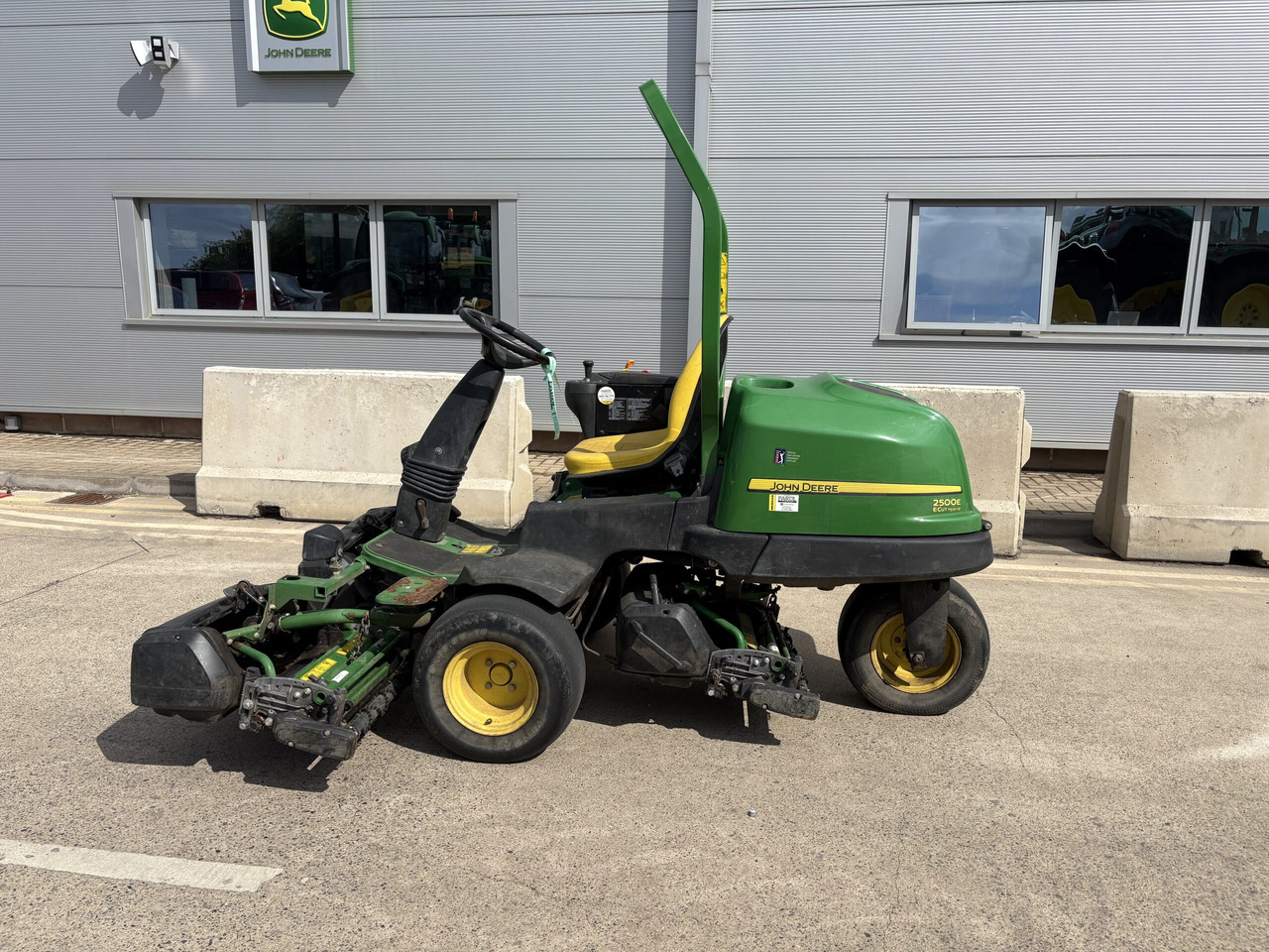 John Deere 2500E Greens Triple - Motofaucheuse: photos 1 John Deere 2500E Greens Triple - Motofaucheuse: photos 1