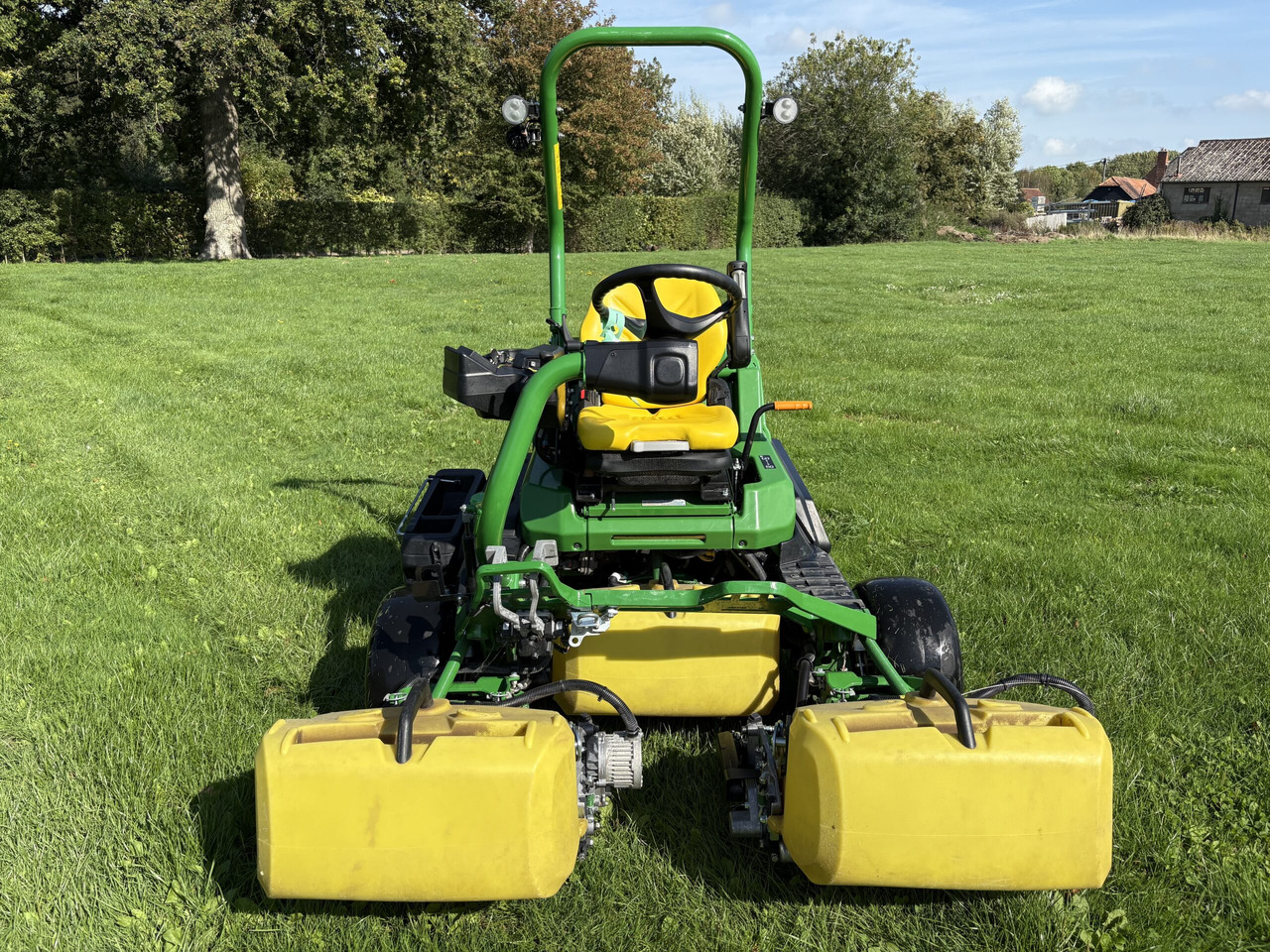 John Deere 2750E Triple Mower - Motofaucheuse: photos 2 John Deere 2750E Triple Mower - Motofaucheuse: photos 2
