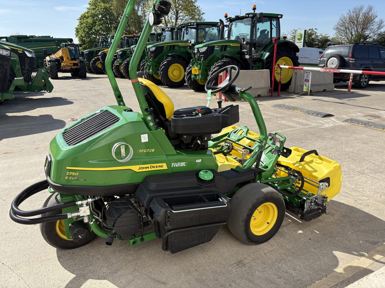 John Deere 2750E Triplex mower - Motofaucheuse: photos 5 John Deere 2750E Triplex mower - Motofaucheuse: photos 5