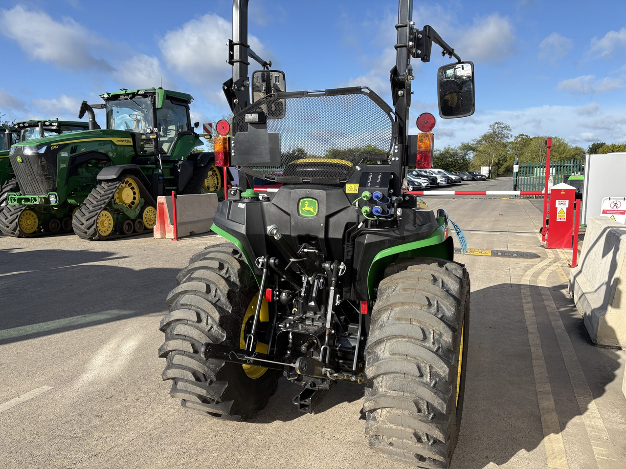 John Deere 3025E Compact tractor - Micro tracteur: photos 4 John Deere 3025E Compact tractor - Micro tracteur: photos 4