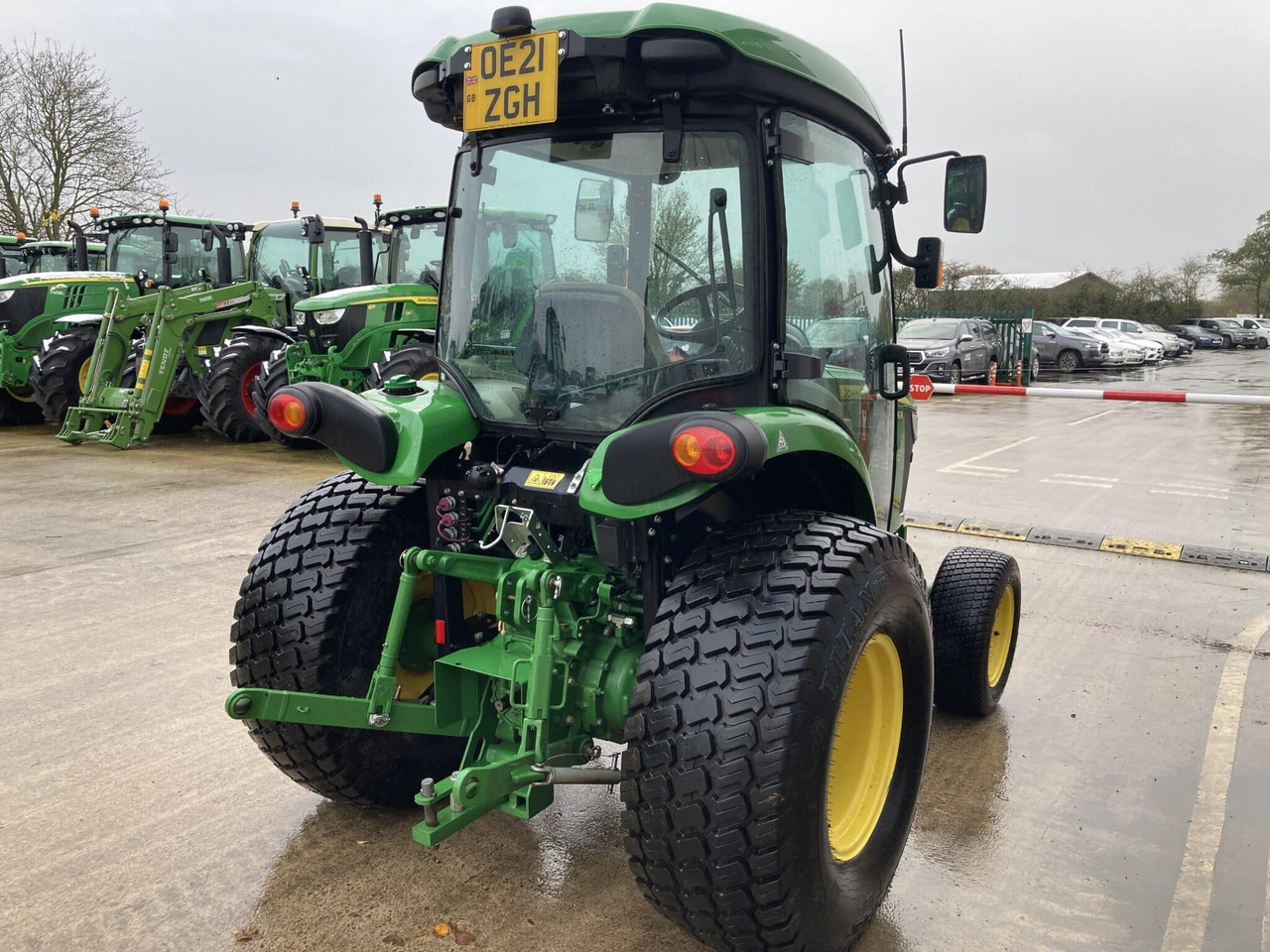 John Deere 4066R compact tractor - Micro tracteur: photos 5 John Deere 4066R compact tractor - Micro tracteur: photos 5