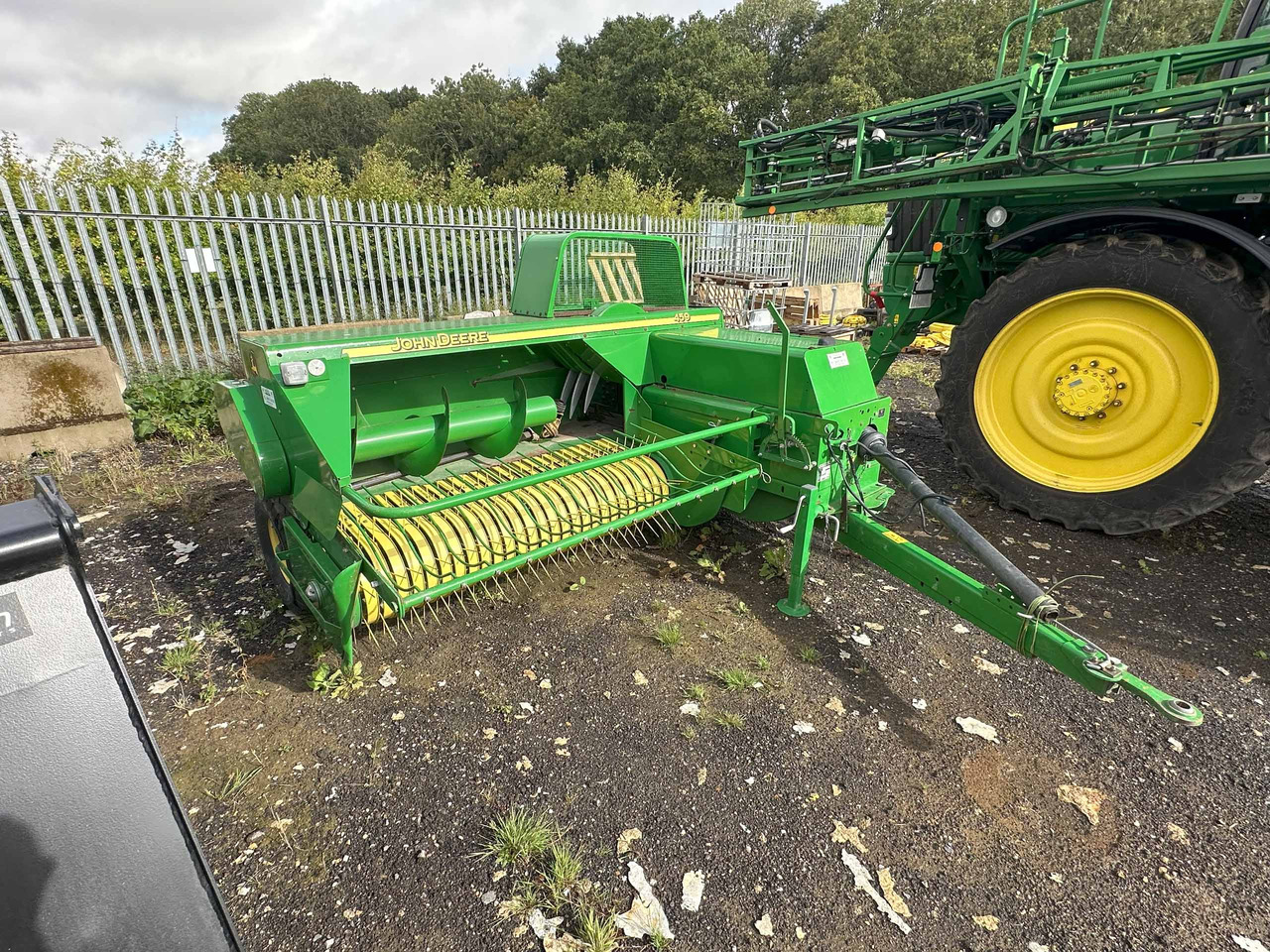 John Deere 459 baler - Presse à balles cubiques: photos 3 John Deere 459 baler - Presse à balles cubiques: photos 3