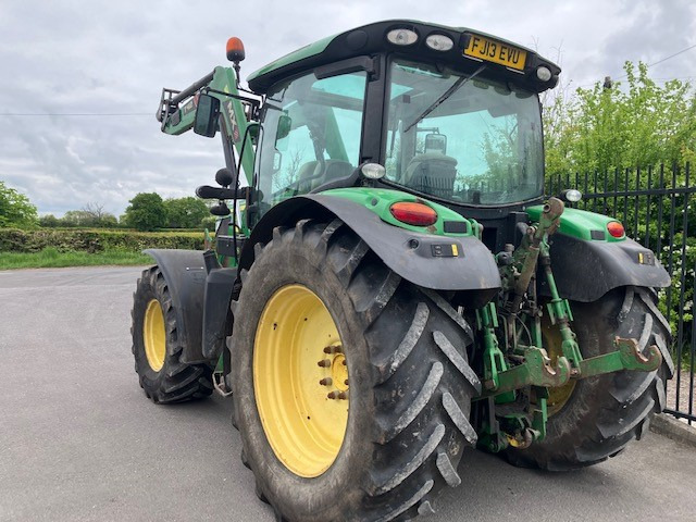 John Deere 6125R - Tracteur agricole: photos 4 John Deere 6125R - Tracteur agricole: photos 4