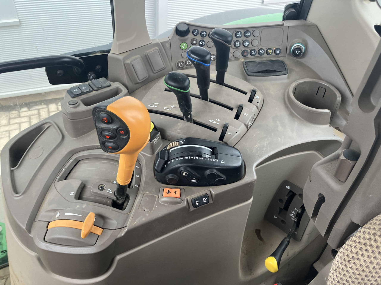 Tracteur agricole John Deere 6140M: photos 13