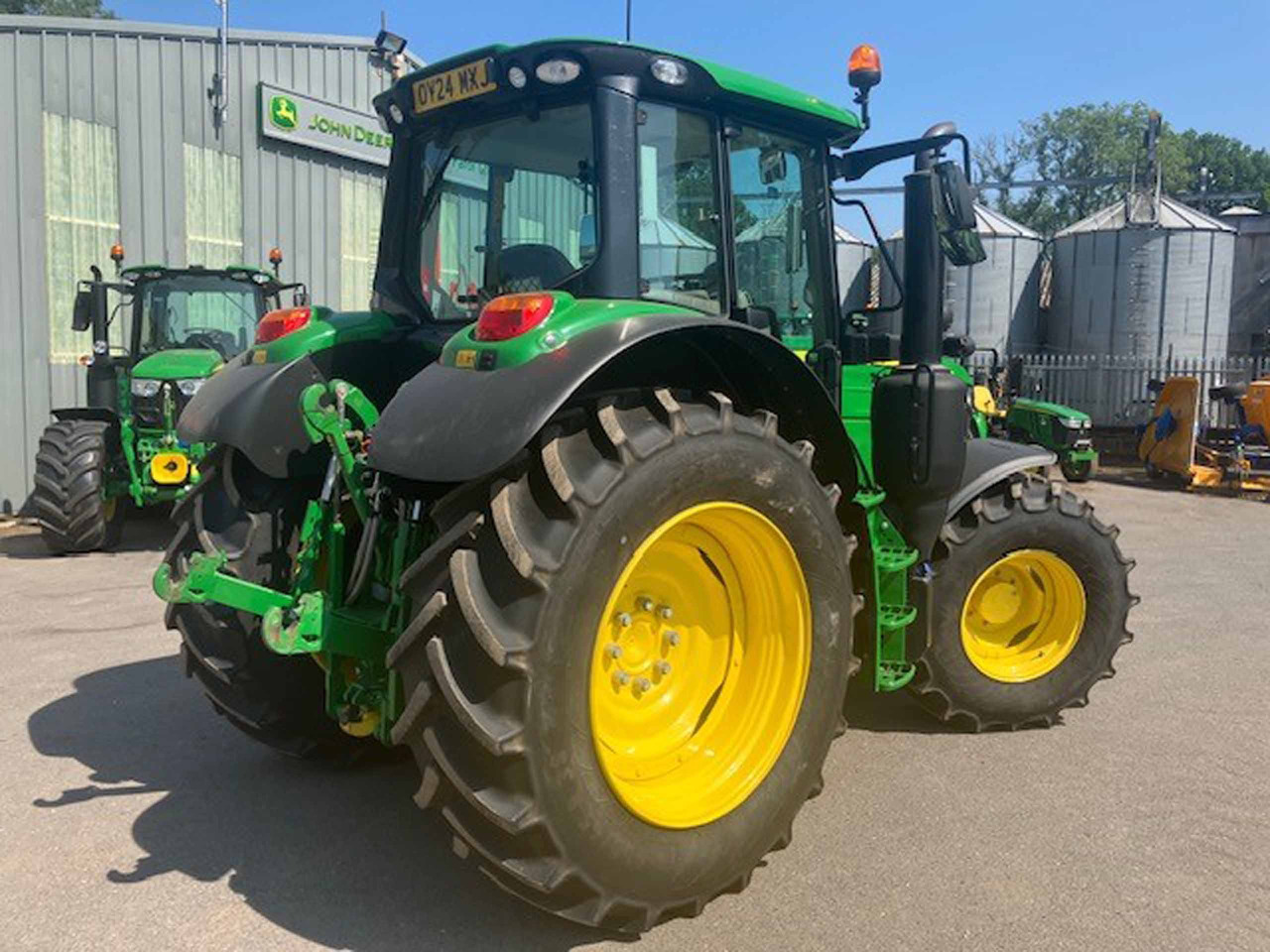 Tracteur agricole John Deere 6140M: photos 11